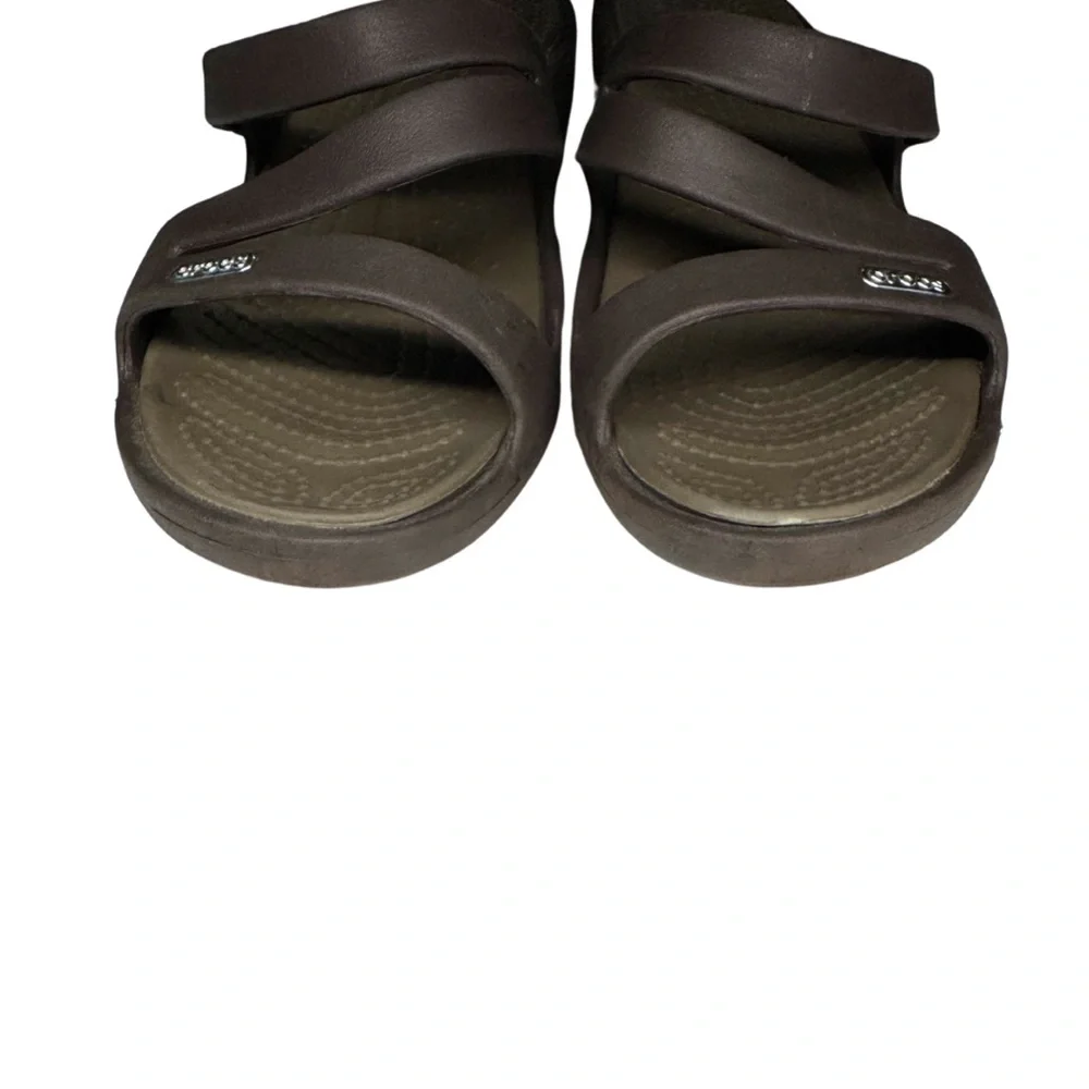 CROCS Brown Comfort Sandals Slip-On Design strappy 8 summer vacation beach